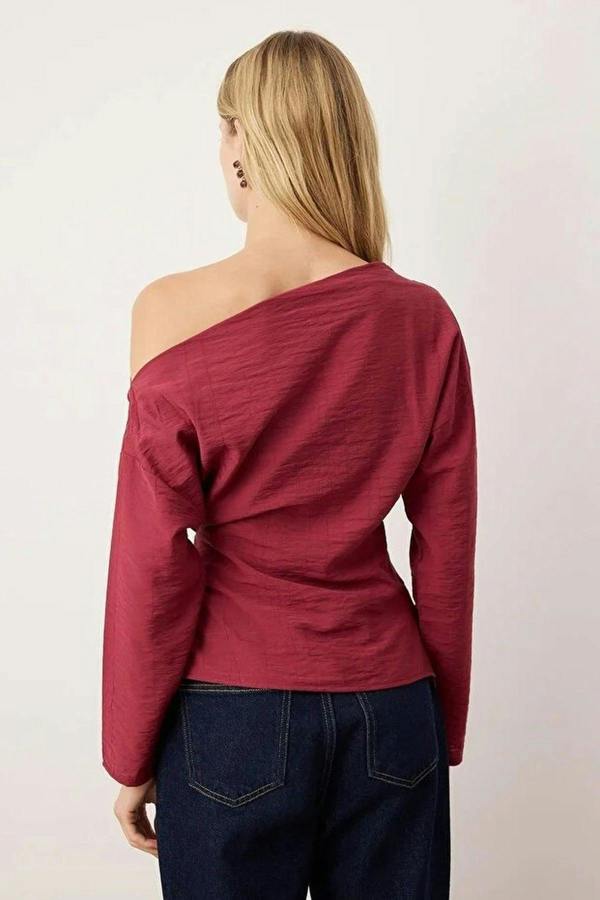 WOVCOR Off-Shoulder Woven Blouse with Accessory Detail