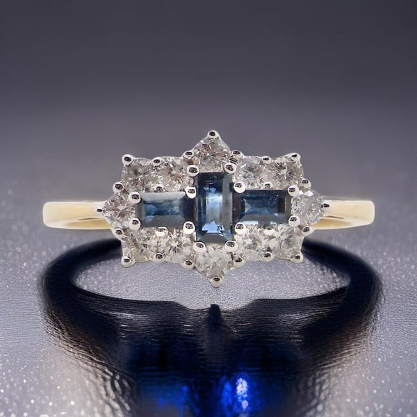 Vintage Tom An 18 carat gold Sapphire and Diamond cluster ring