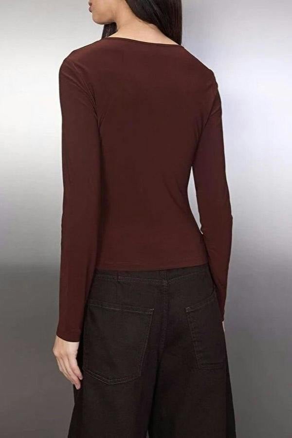WOVCOR Fitted Knitted Blouse with Accessory and Cut-Out Details