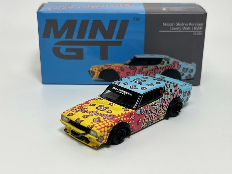 Mini GT Nissan Skyline Kenmeri Liberty Walk LBWK Kuma RHD 1:64 Mini GT MGT00698R