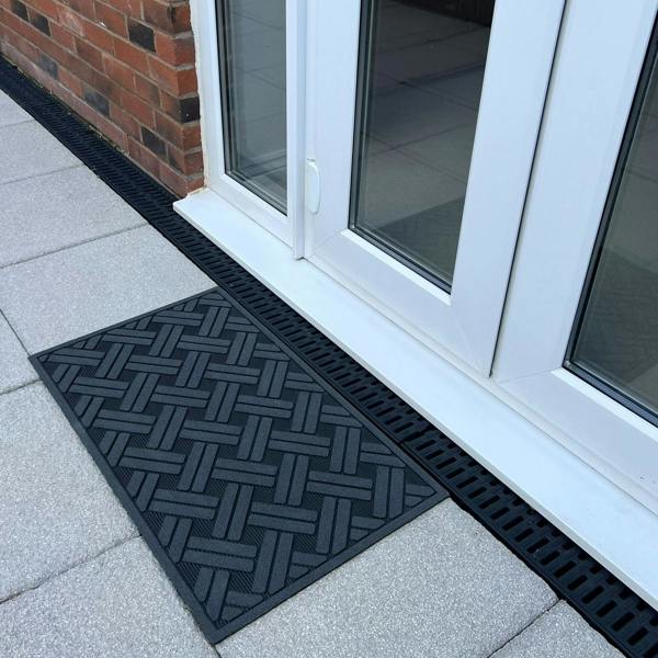 Ultralux Heavy Duty Rubber Door Mat, Non-Slip Indoor Outdoor Dirt Barrier Doormat, Black with Silver Pattern, 75 x 45cm