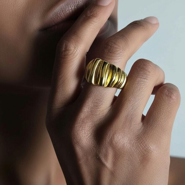 Uchi & Soto Kin Draped Gold Ring