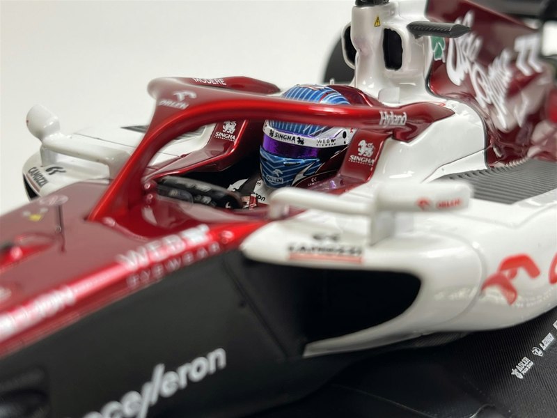 Minichamps Valtteri Bottas 2022 Alfa Romeo F1 Team Orlen Bahrain GP 1:18 Minichamps 117220177