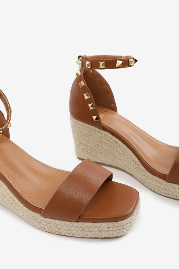 Where's That From Presley Wedge Sandals With Gladiator  Ankle Strap in Tan Pu