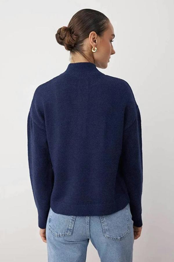 Hoxton Gal Soft-Touch Knit Sweater