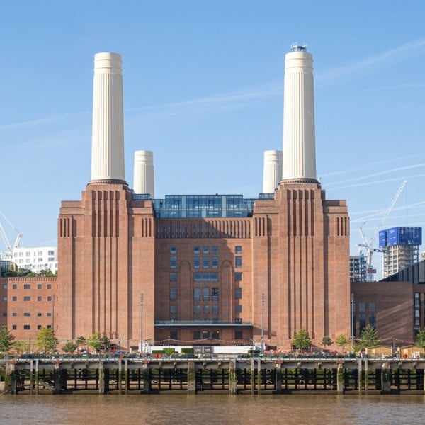 Virgin Experience Days Battersea Power Station’s Chimney Lift Experience and Three Course Meal with Prosecco at Cinnamon Kitchen for Two