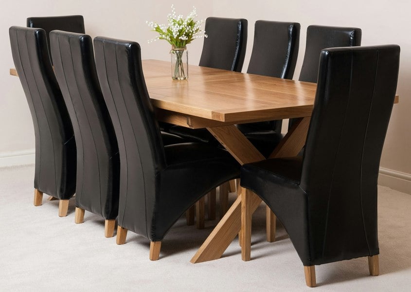 That's Furniture Vermont Cross Leg Oak Extending Dining Table with Lola Leather Chairs
