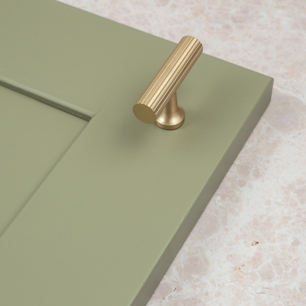 Handle & Home Brushed Brass Reeded Knob/Handles