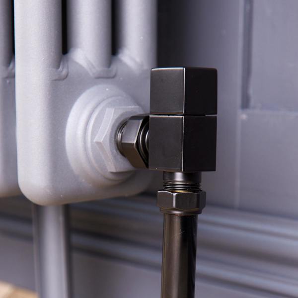 Flode Angled Square Manual Radiator Valve Pack | 15mm x 1/2″ | Satin Black