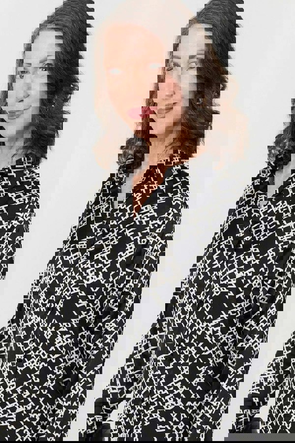 Black | Geo Print V-Neck Long Sleeve Shirt
