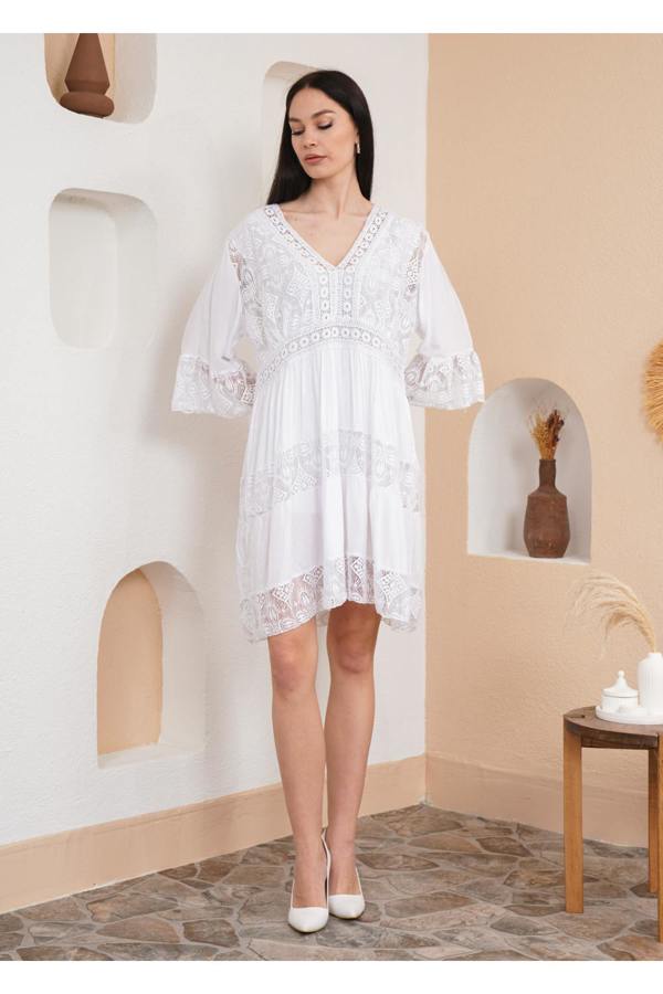 Hoxton Gal Relaxed Fit 3/4 Sleeves Lace Detailed V Neck Mini Dress in White