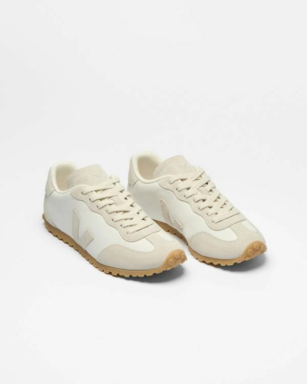 VEJA GT Leather Womens Trainers - White/Natural | CHO | Designer Womens Trainers