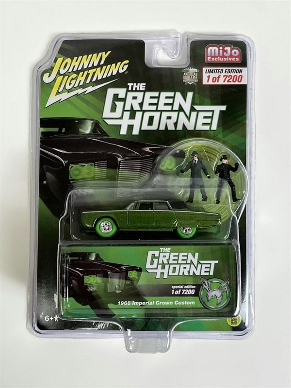 Johnny Lightning The Green Hornet Chase Model 1966 Imperial Crown Custom Green 1:64 JLCP7374