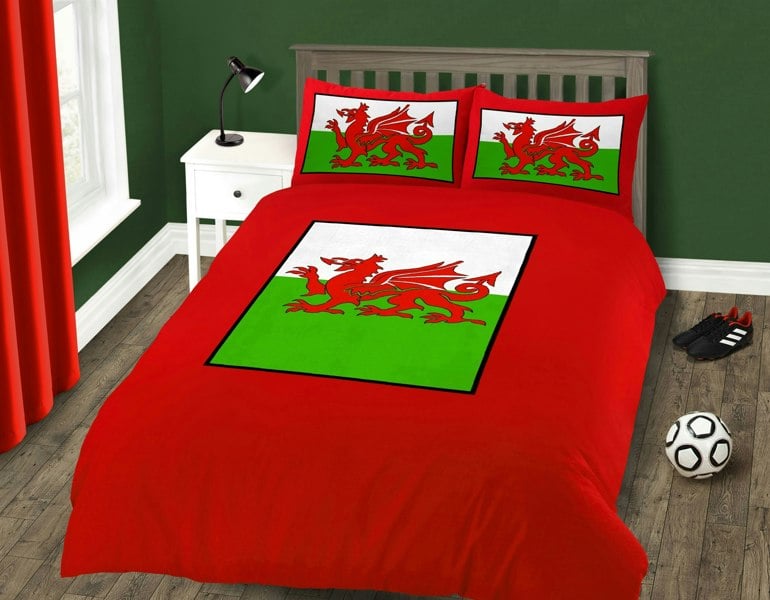 Velosso Welsh Dragon Printed Cotton Blend Duvet Cover and Pillowcase Set