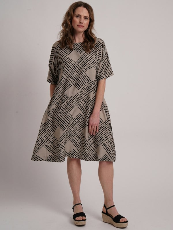 VIZ-A-VIZ Trellis All-over-print Dress