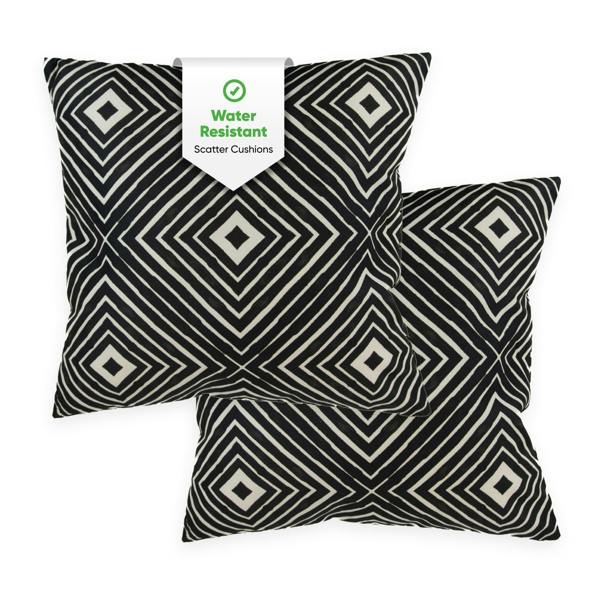 Gardenwize Pair of Outdoor Scatter Cushions – Aztec Diamond Design