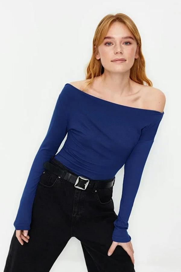 Hoxton Gal Plain Premium Soft Fabric Fitted Knit Blouse with Boat Neck