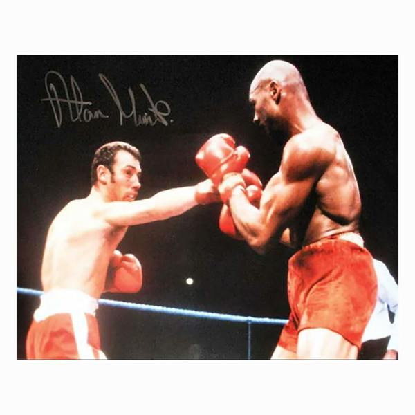 Alan Minter signed 10x8 photo — Standard Framing