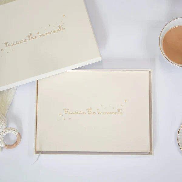 The Baby Gifting Company MY FIRST OUTFIT AND MEMORY BOOK