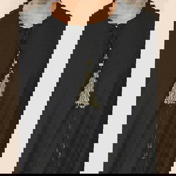 105_thobe_Black-gold_L - 56, 105_thobe_Black-gold_M - 54, 105_thobe_Black-gold_S - 52, 105_thobe_Black-gold_XL - 58, 105_thobe_Black-gold_XXL - 60