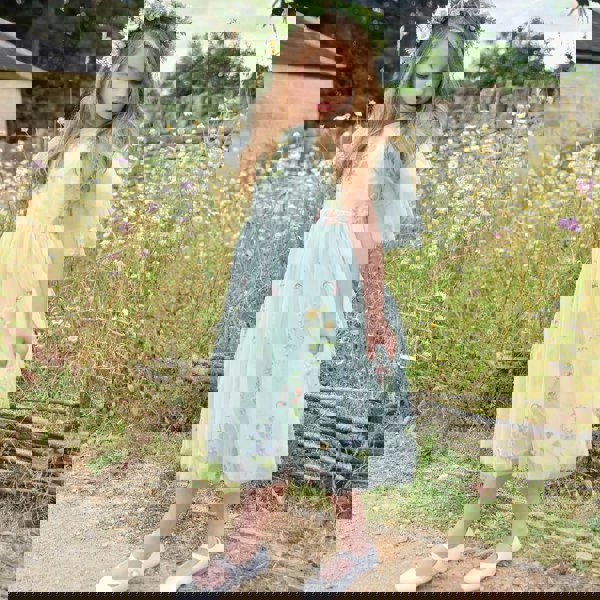 pretty girl modellimg dress