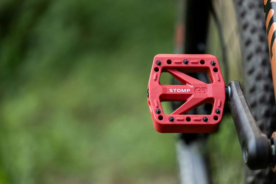 Oxford Stomp Junior Nylon Flat Pedals Red