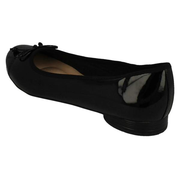 Clarks Womens Clarks Ballerina Style Flats Loreleigh Rae