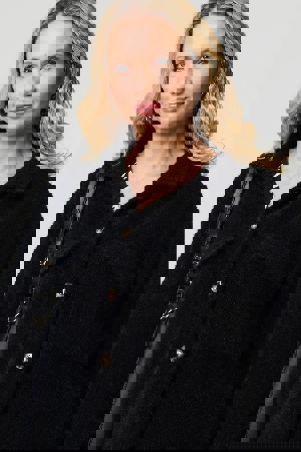 Black | Flannel Cropped Pocket Front Shacket
