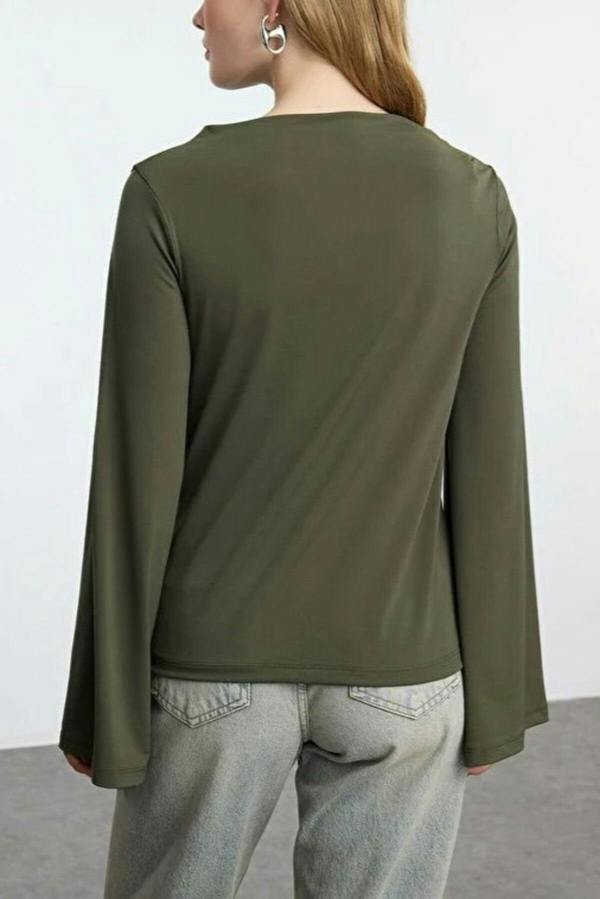 WOVCOR Relaxed Spanish Sleeve Flexible Knit Blouse