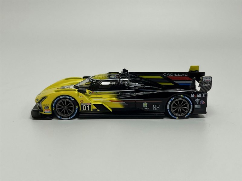 Mini GT Cadillac V series R #01 2023 IMSA Daytona 24 hrs Cadillac Racing 1:64 Mini GT MGT00708L