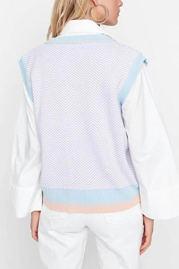 WOVCOR V-Neck Geometric Patterned Knit Sweater