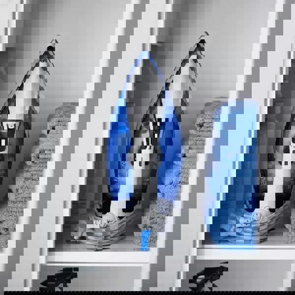 Russell Hobbs 26730 Easy Store Pro Wrap & Clip Steam Iron