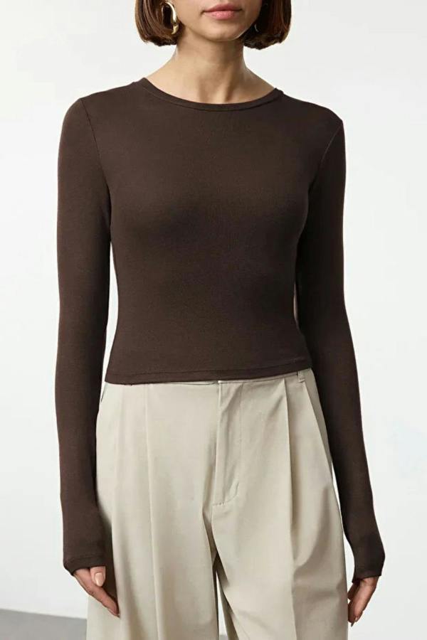 Hoxton Gal Premium Viscose Crew Neck Cropped Stretch Knit Blouse