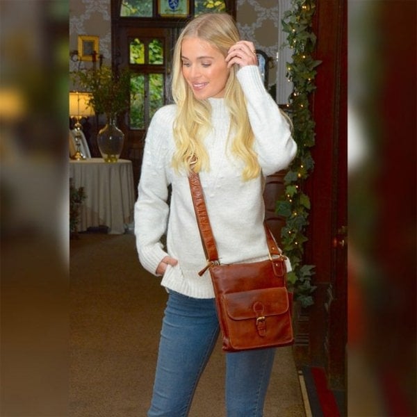 Ashwood Womens Vintage Small Leather Shoulder Bag: G20