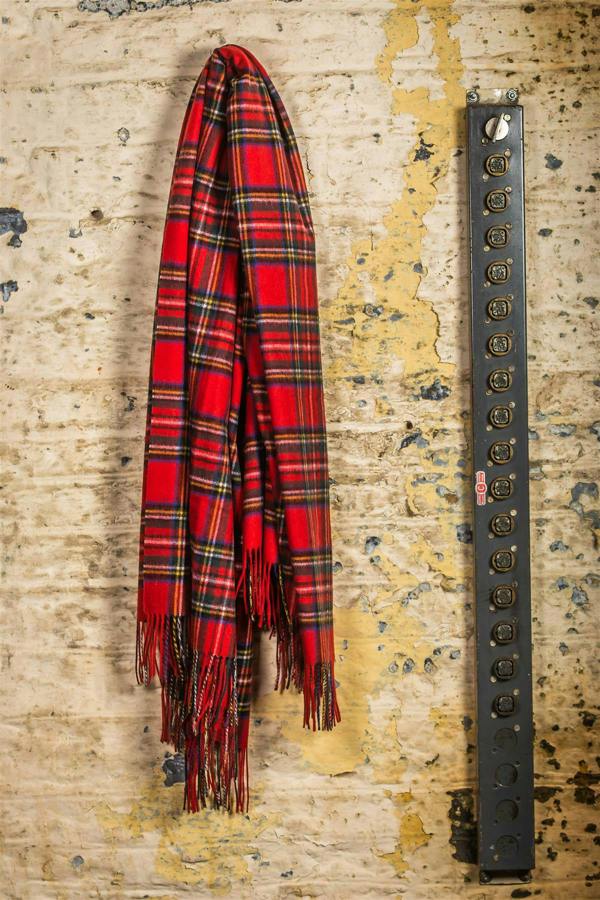 Tartan PNW Throw - Royal Stewart - 150x183cms