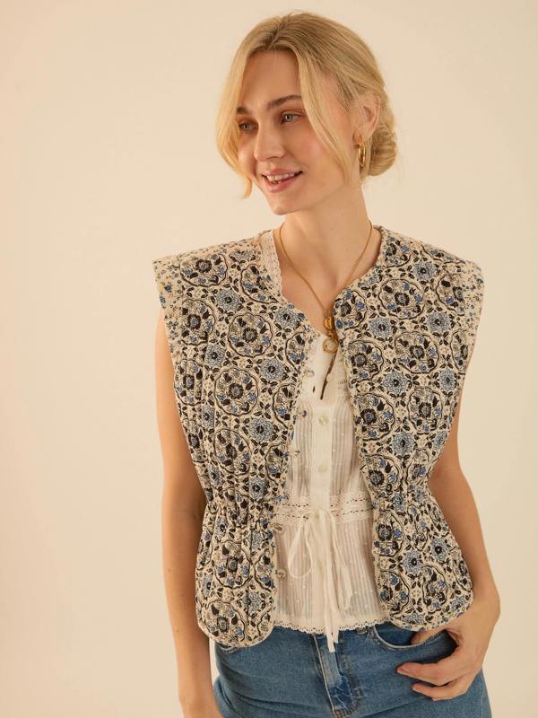 Rose & Nancy Kate Blue Print Quilted Gilet