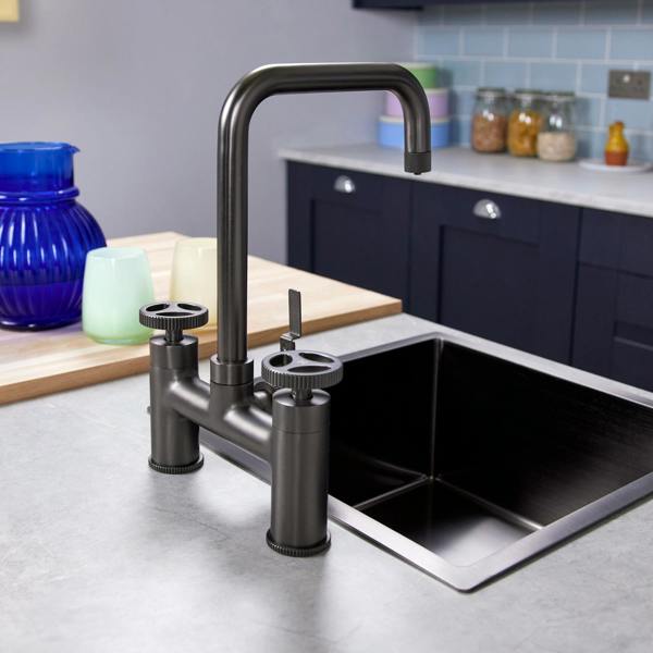 Flode kraft | Industrial Bridge Style 3 in 1 Instant Boiling Tap | Gun Metal Finish
