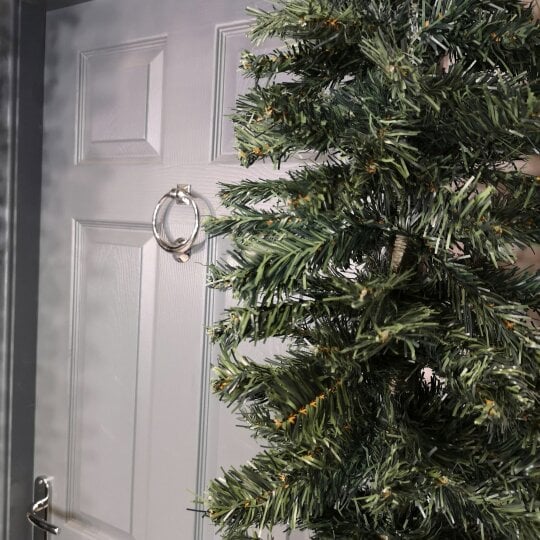 Samuel Alexander 2.4m (8ft) Tall Single Door Indoor Christmas Tree Arch in Green