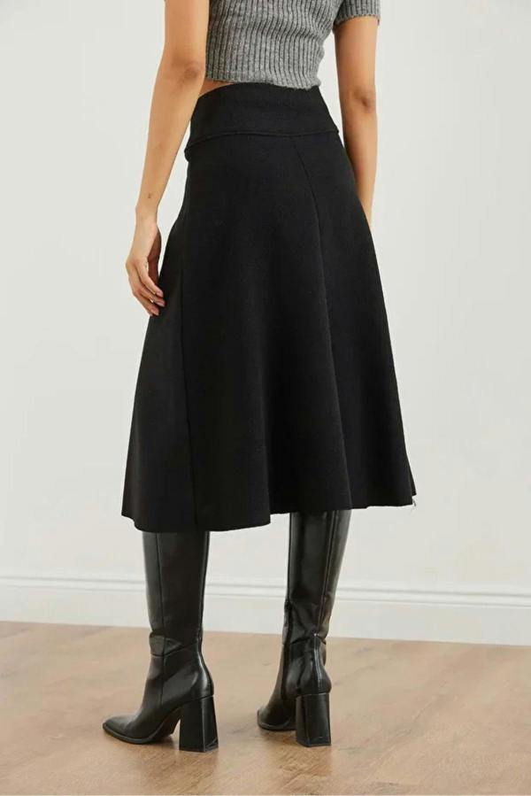 Hoxton Gal Waist-Banded Flared Knit Skirt