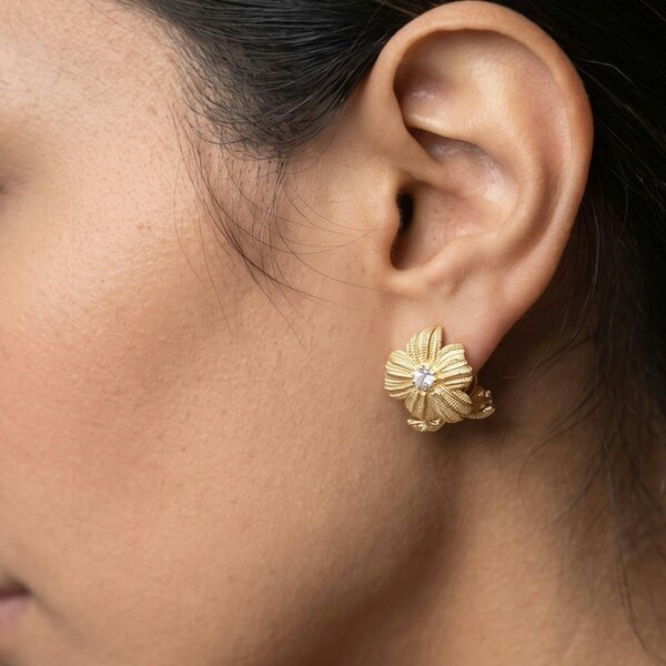 Uchi & Soto Kinmokusei Floral Stone Hoops
