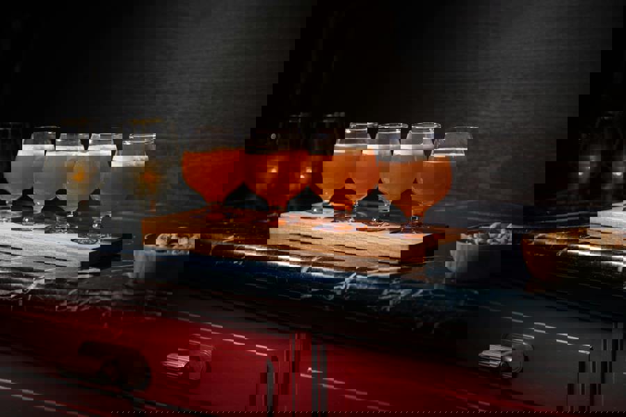 BarCraft Wooden Tasting Paddle 34cm with Set of 4 Glasses, 150ml