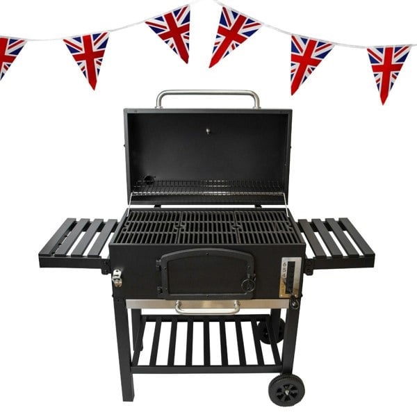 Monstershop XXL BBQ Smoker Grill & Union Jack Bunting