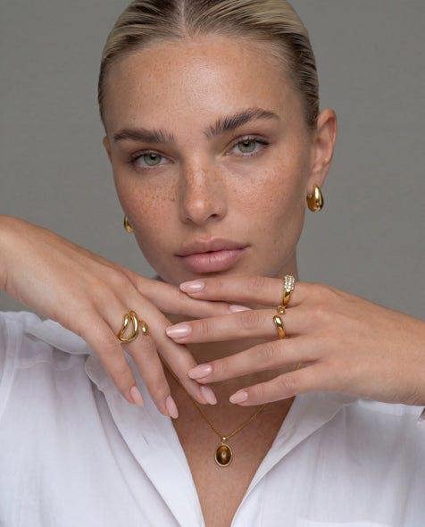 Elk & Bloom Small Chubby 14K Gold Teardrop Drop Studs