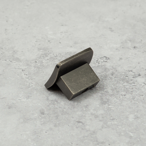 Handle & Home 32mm Antique Pewter Square Knob