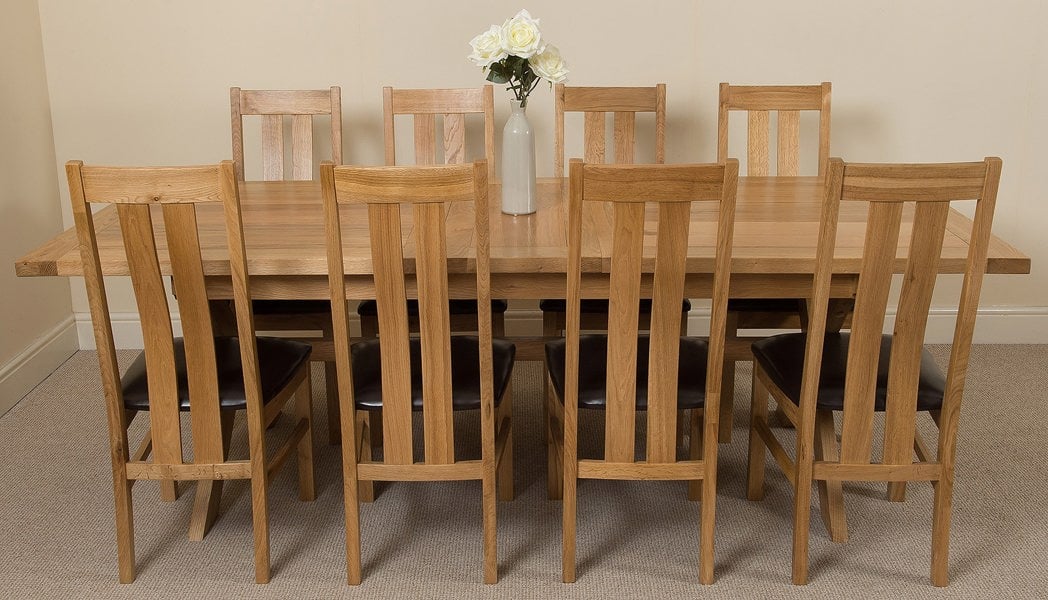 That's Furniture Vermont Cross Leg Oak Extending Dining Table with Princeton Oak Chairs