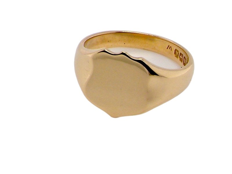 Vintage Tom A fine 18 carat gold man's signet ring