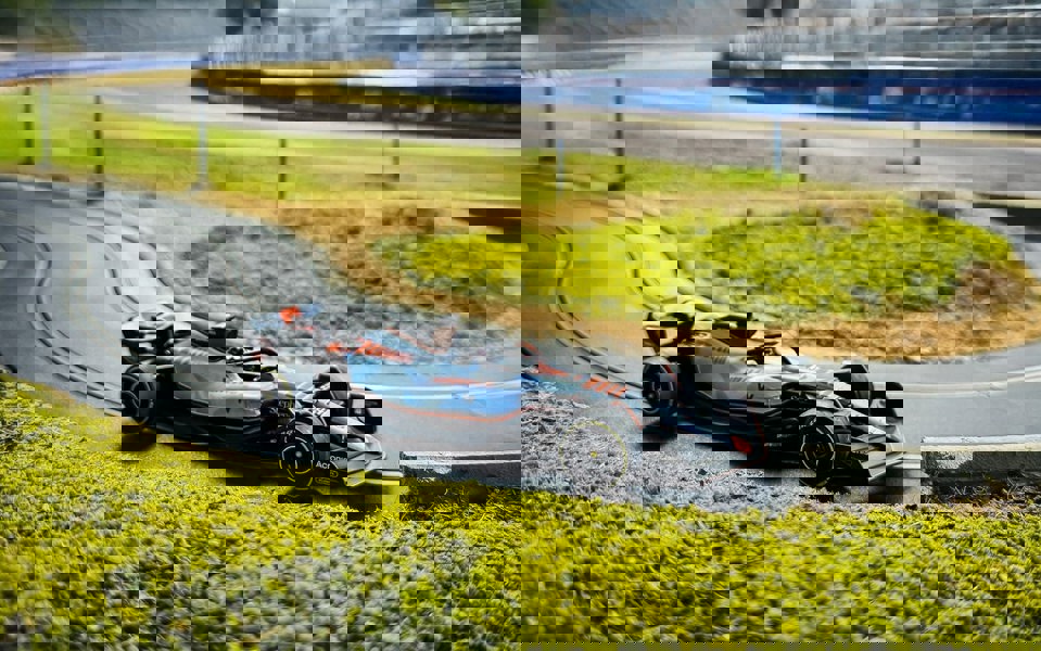 Scalextric Williams FW45 Alex Albon Gulf Edition Single Seater 1:32 Scalextric C4559