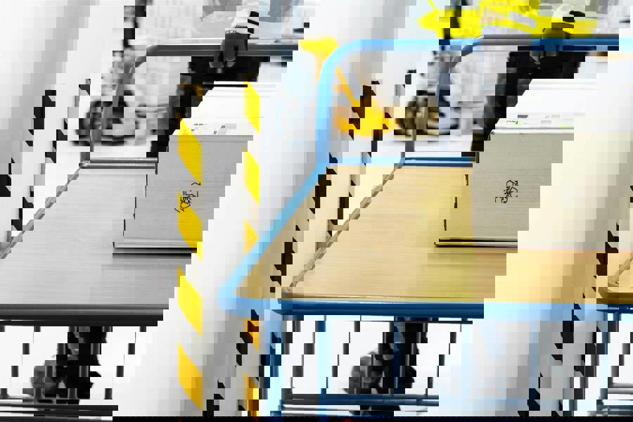 Durable Adhesive Warning Edge Impact Protection Profiles E8 | 1 Metre | 5 Pack