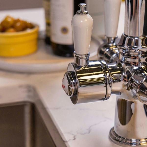 Flode korsa | Traditional Cruciform Style 3 in 1 Instant Boiling Tap | White Ceramic Levers | Polished Chrome Finish