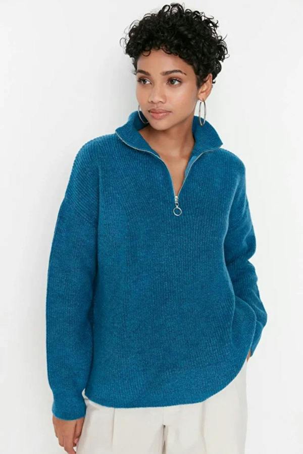 Hoxton Gal Soft-Textured Zip-Up Knit Sweater